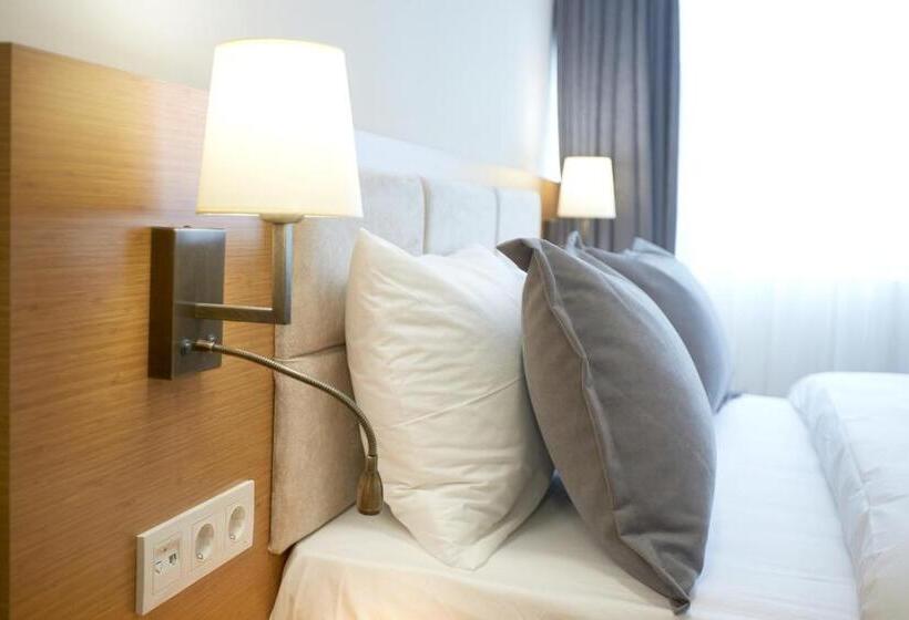 اتاق استاندارد یک تخته با چشمانداز شهر, Kartal Palace Taksim Square Fami̇ly