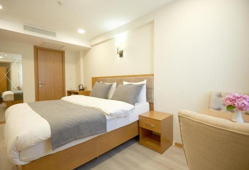 اتاق خانوادگی, Kartal Palace Taksim Square Fami̇ly
