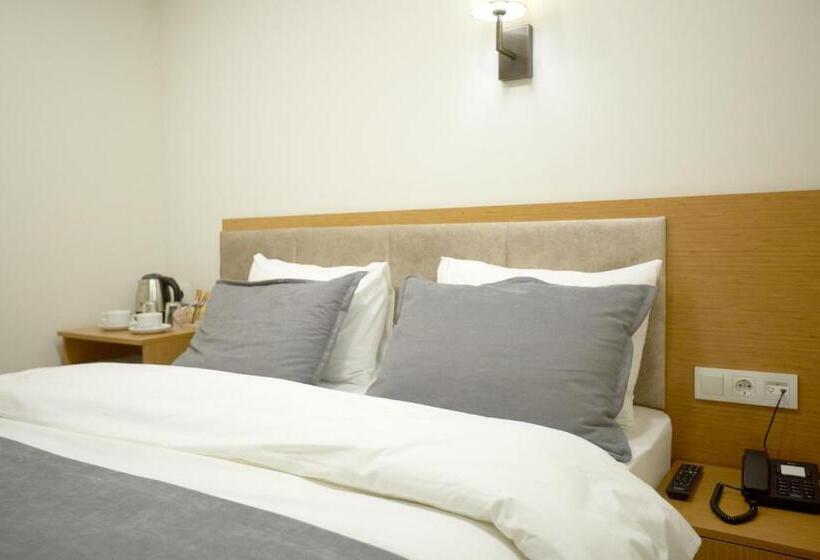 اتاق خانوادگی, Kartal Palace Taksim Square Fami̇ly