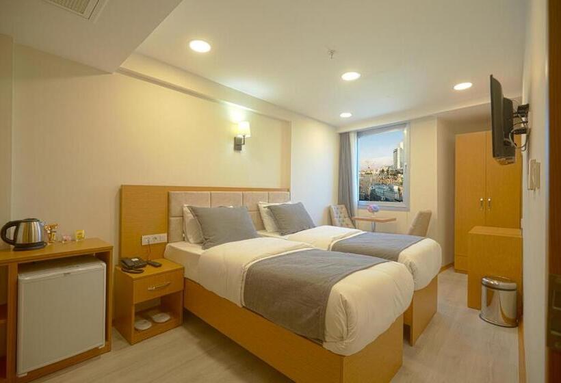 اتاق خانوادگی, Kartal Palace Taksim Square Fami̇ly