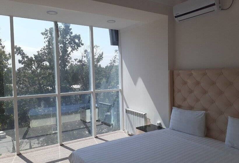 اتاق لوکس, Khujand Star