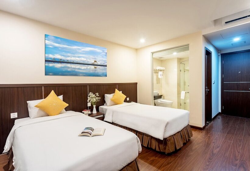 اتاق لوکس, Pearl Tuan Chau