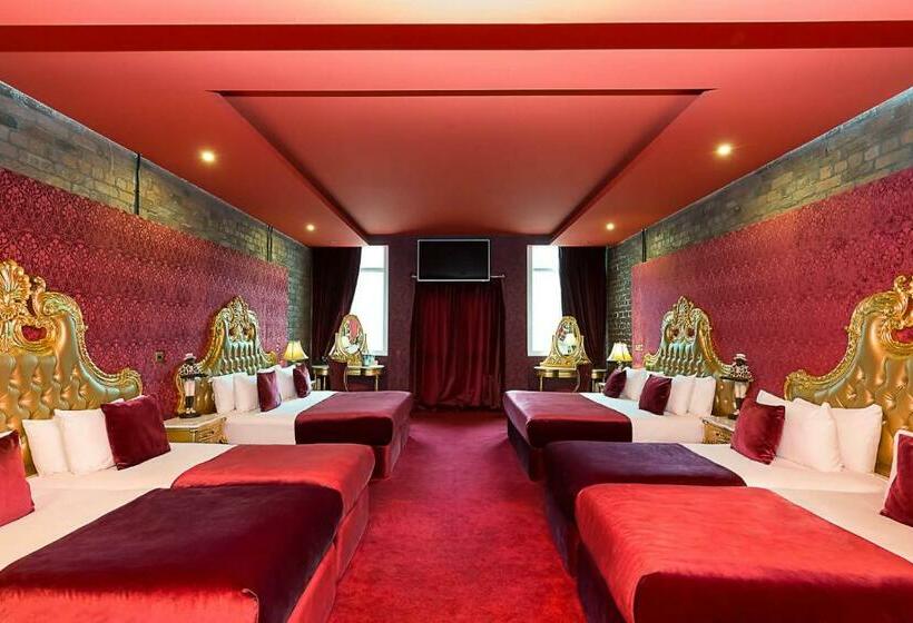 디럭스 스위트, The Dixie Dean