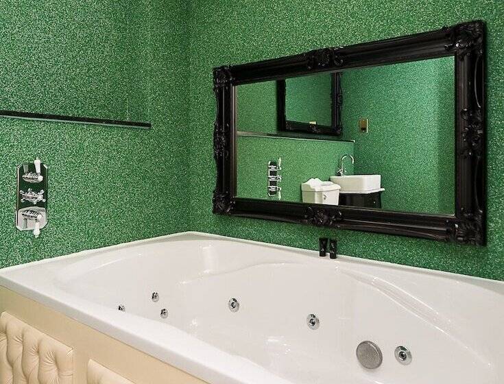 디럭스 스위트, The Dixie Dean