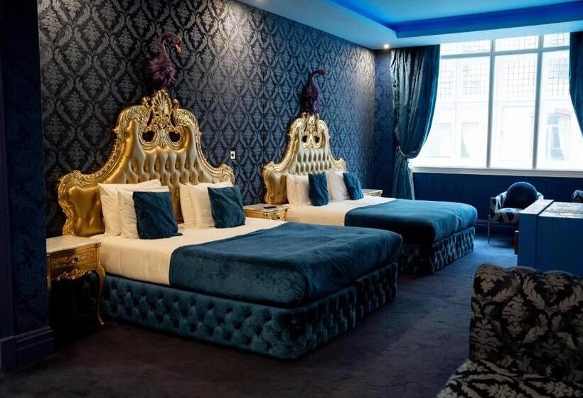 디럭스 스위트, The Dixie Dean