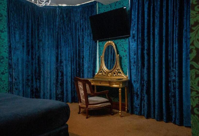 디럭스 스위트, The Dixie Dean