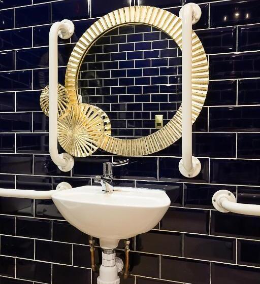 장애인을 위한 스탠다드 룸, The Dixie Dean