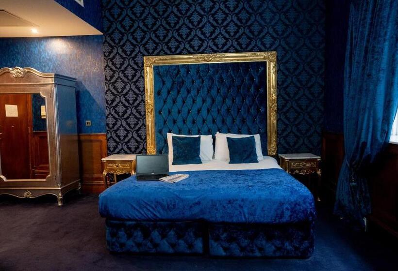 스탠다드 자쿠지 룸, The Dixie Dean