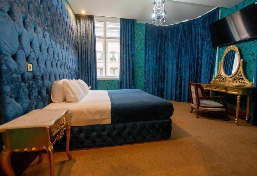 스탠다드 자쿠지 룸, The Dixie Dean