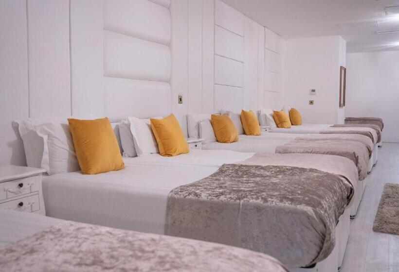 디럭스 4인 룸, The Dixie Dean