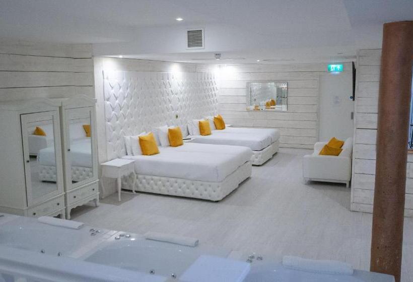 디럭스 4인 룸, The Dixie Dean