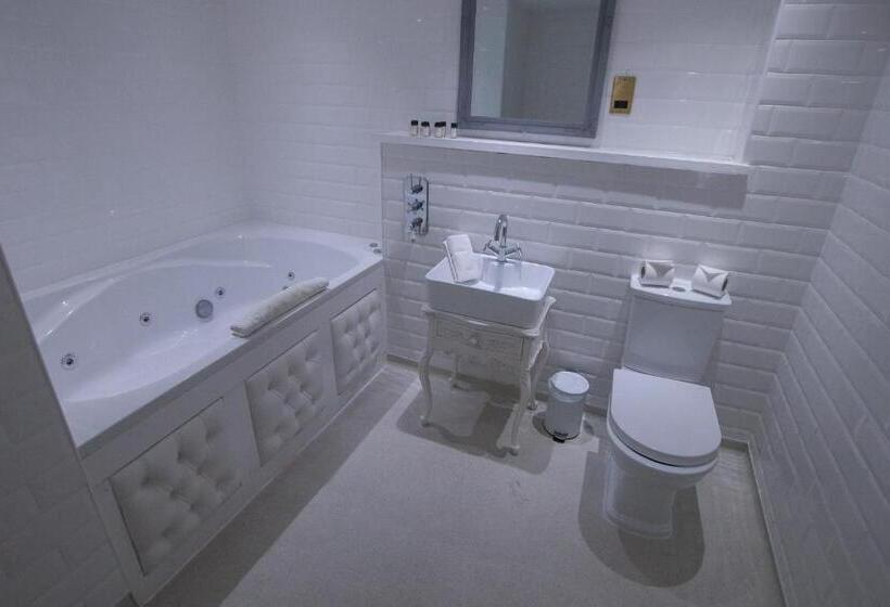 4인용 스탠다드 룸, The Dixie Dean