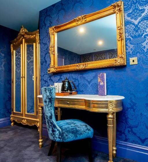 스탠다드 자쿠지 룸, The Dixie Dean