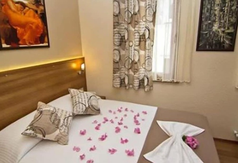 חדר דלוקס, Karya Butik Otel