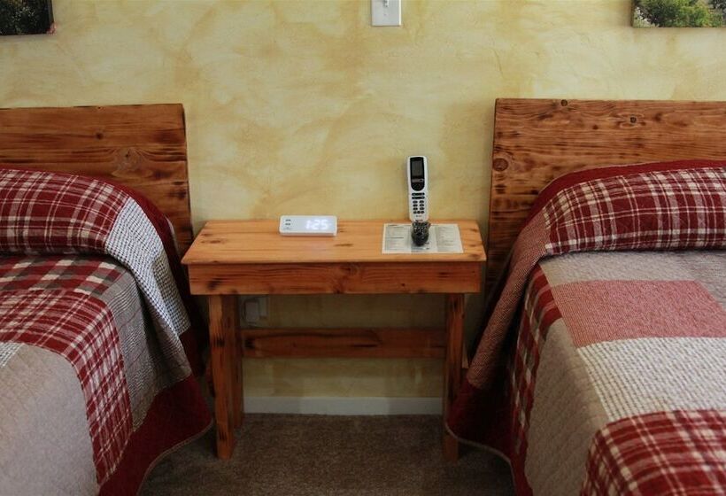 غرفة قياسية, Hurricane Hideaway Lodging