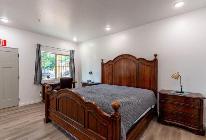 غرفة قياسية, Hurricane Hideaway Lodging