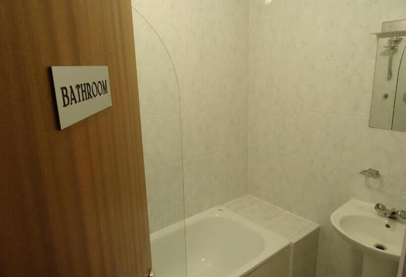 Номер Стандарт Совместная Ванная, Aj Lodge