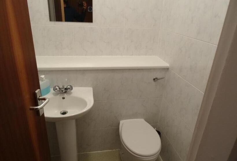 Номер Стандарт Совместная Ванная, Aj Lodge