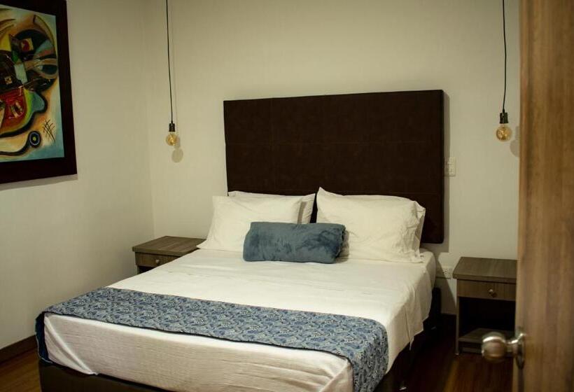 חדר דלוקס, Inversiones El Reloj Sas