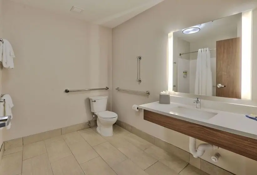身障者適用スイートルーム, Holiday Inn Express & Suites - Albuquerque East, An Ihg