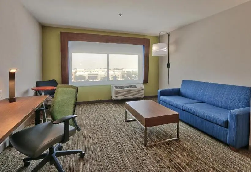 キングサイズベッドのスイートルーム, Holiday Inn Express & Suites - Albuquerque East, An Ihg