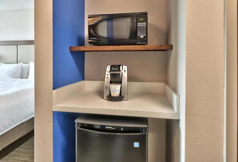 Номер Стандарт Кровать Кинг Адаптированный для Инвалидов, Holiday Inn Express & Suites - Albuquerque East, An Ihg