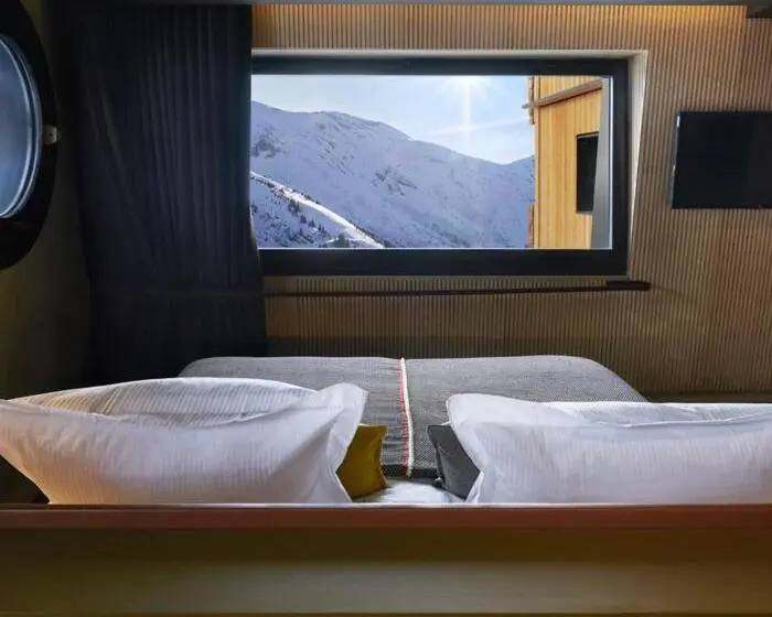 اتاق استاندارد با بالکن, Hôtel Mil8
