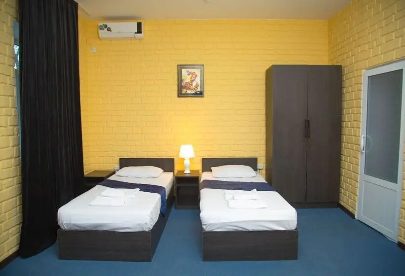 Habitació Estàndard, Minor
