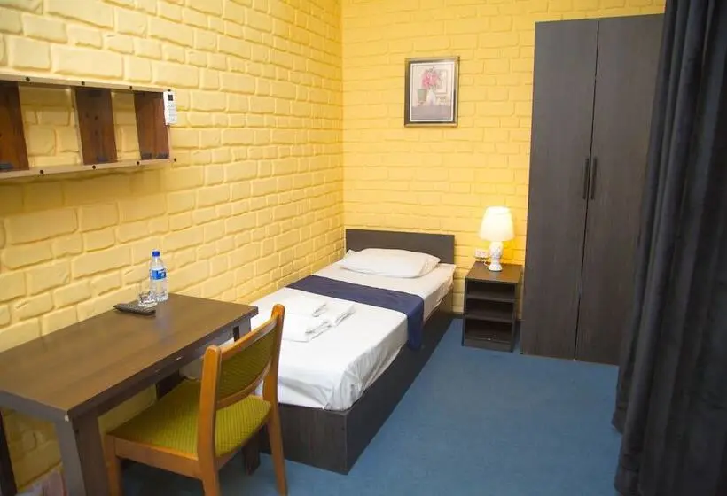 Habitación Estàndard Individual, Minor