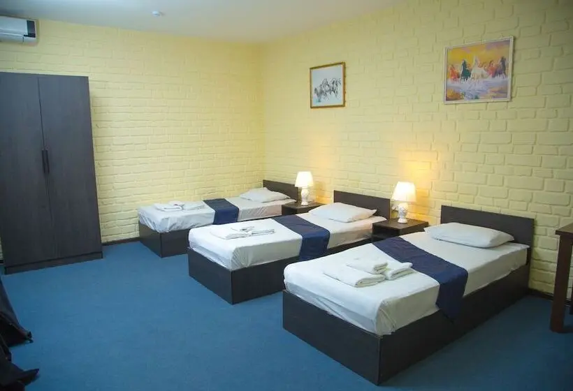Habitació Triple Estàndard, Minor
