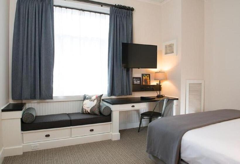 스탠다드 룸 킹사이즈 침대, Village Hotel On Biltmore Estate