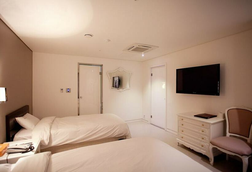Quarto Deluxe, Dong Seoul