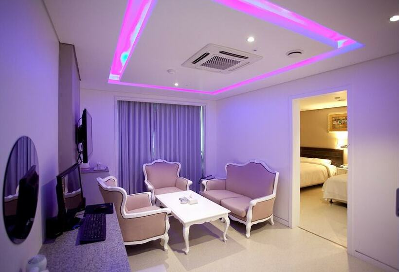 Quarto Deluxe, Dong Seoul