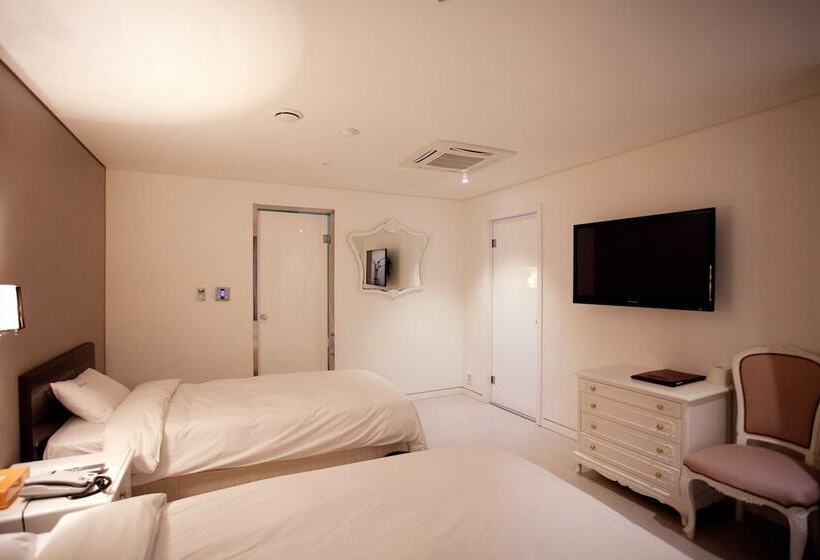 Quarto Estandar, Dong Seoul