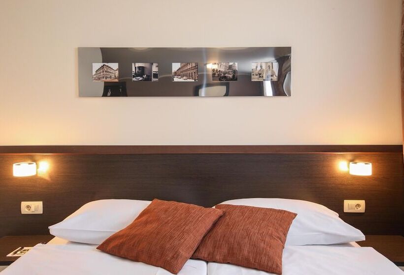 اتاق سوپریور, Evropa