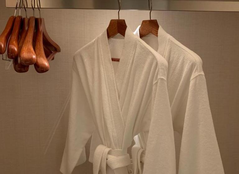 Полулюкс, Jeju Sun Hotel & Casino