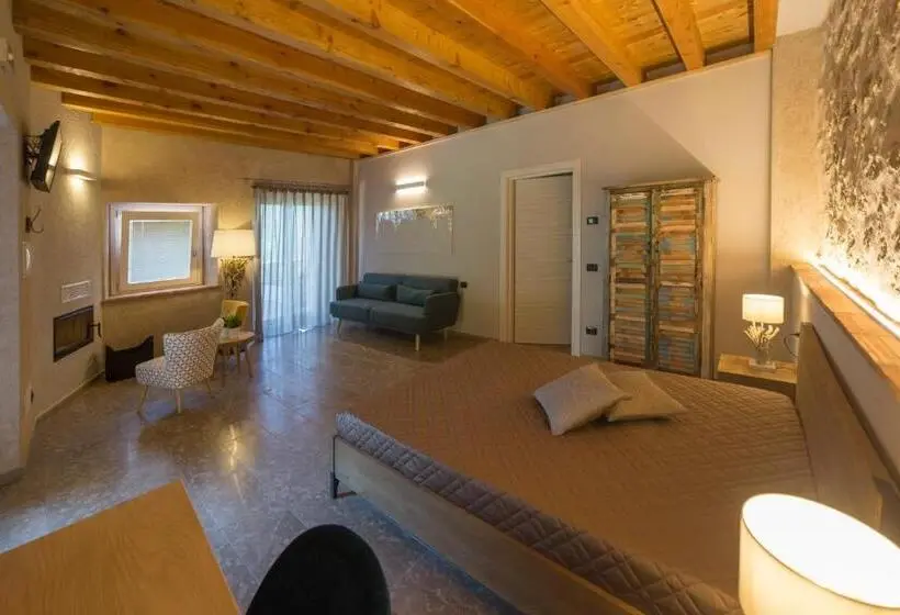 庭の見えるスタンダードトリプルルーム, Agriturismo Casarai