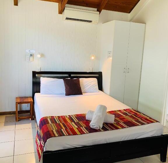 标准工作室, Airlie Beach Apartments