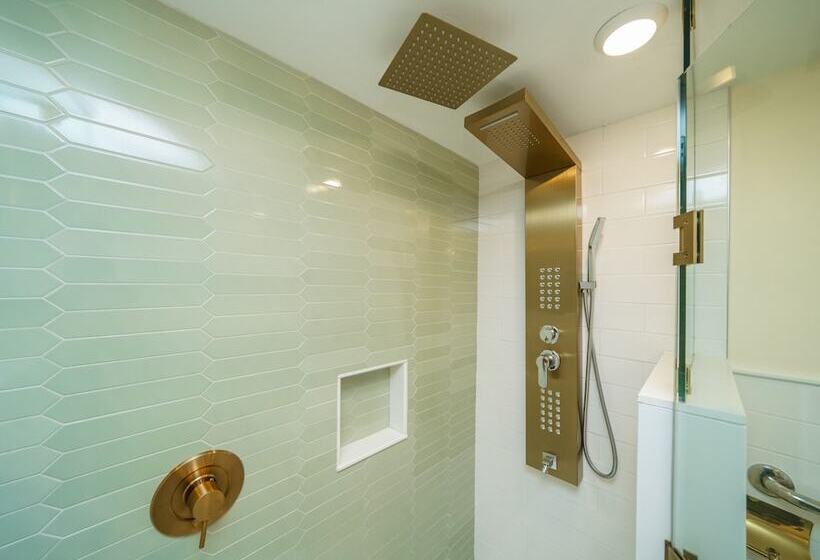 Номер Deluxe Кровать Кинг, Niagara Grandview Boutique