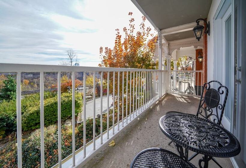 Номер Deluxe, Niagara Grandview Boutique