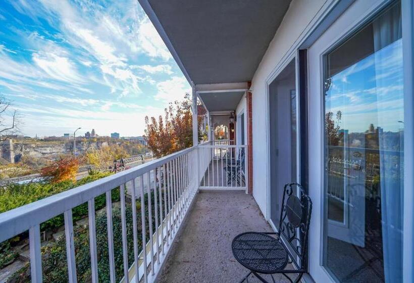 Номер Deluxe, Niagara Grandview Boutique