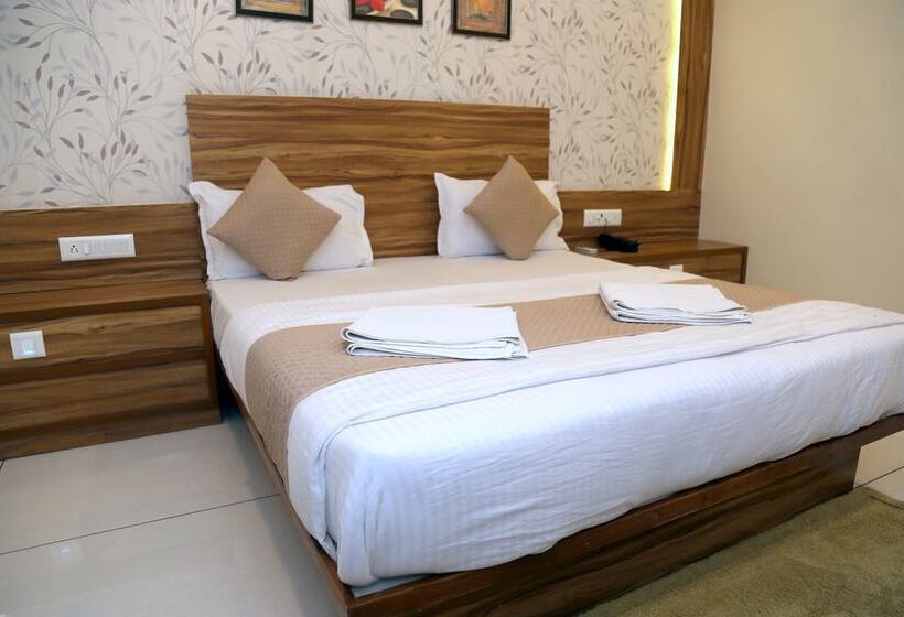 디럭스 룸, Shobhna Palace