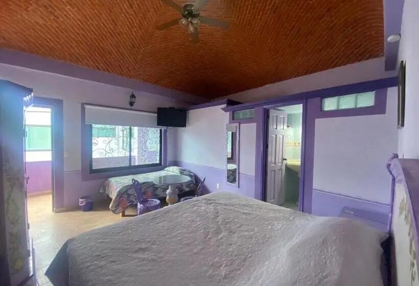 اتاق اکونومی, Casa Morada