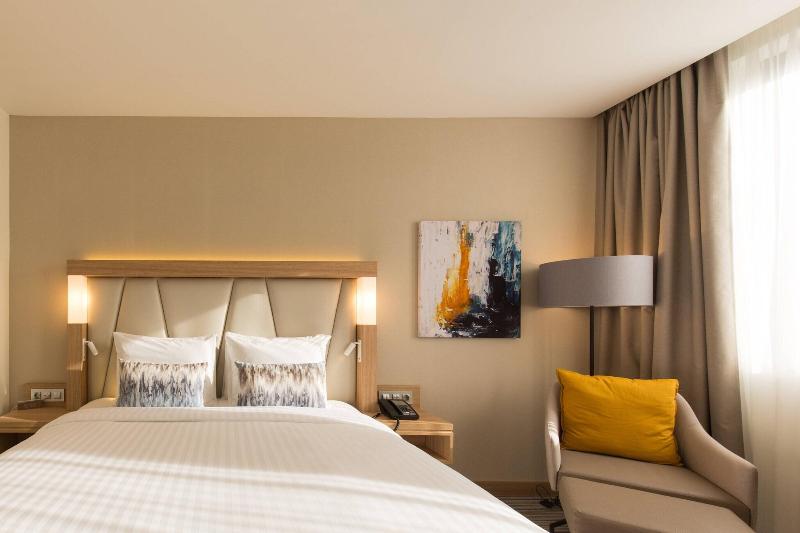 اتاق استاندارد با تخت بزرگ, Courtyard By Marriott Banja Luka