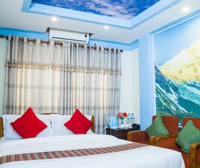 اتاق لوکس, Four Eyes