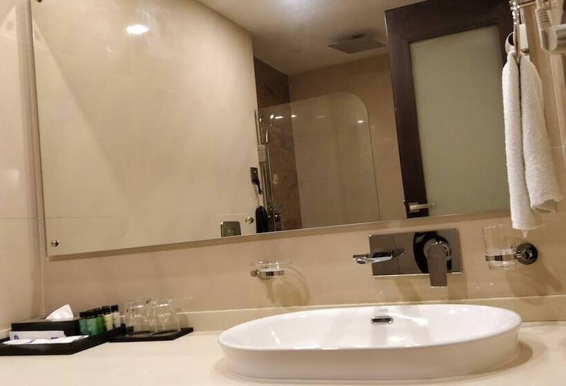 غرفة ديلوكس, Kpm Tripenta