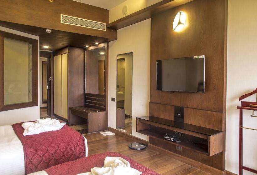 غرفة ديلوكس, Kpm Tripenta