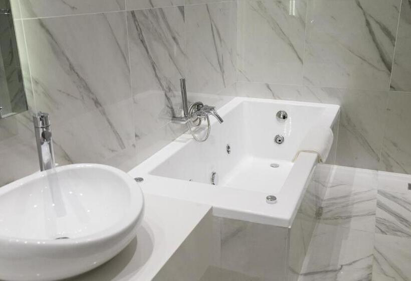 带大床的套房, Land Plaza La Plata