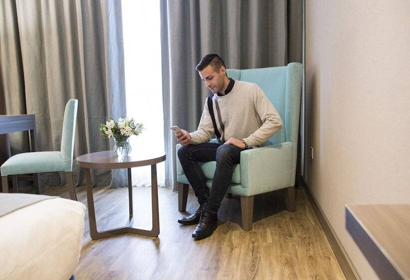 标准间, Land Plaza La Plata