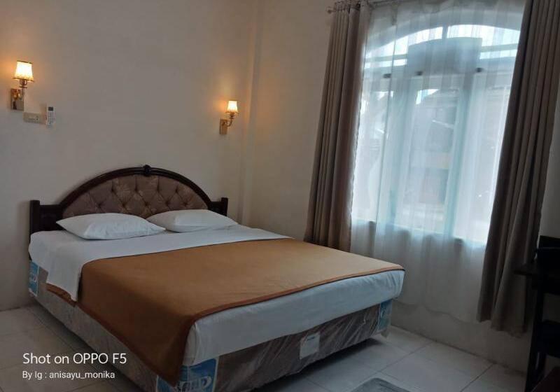 اتاق استاندارد, Monika